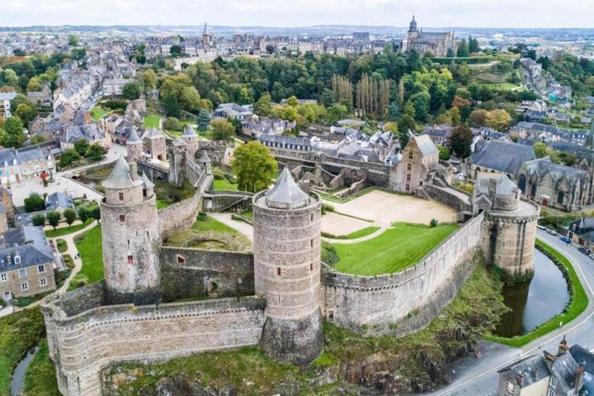 L'Escale Fougeraise Apartment Fougères Екстериор снимка